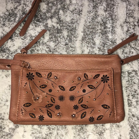 Handbags - 3 for $25✨ Floral Crossbody bag